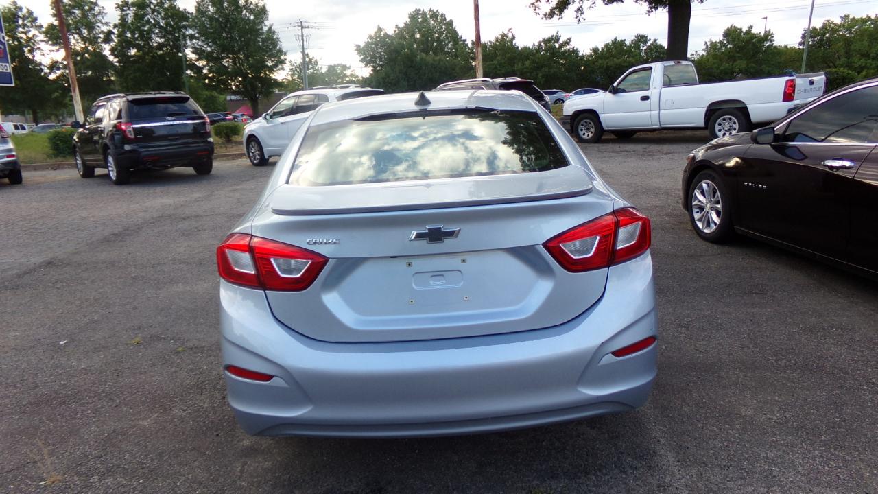 Chevrolet Cruze 4dr Sdn 1.4L LS w/1SB 2018
