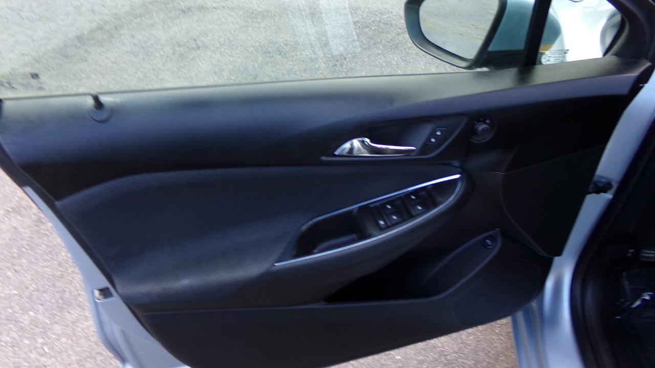 Chevrolet Cruze 4dr Sdn 1.4L LS w/1SB 2018