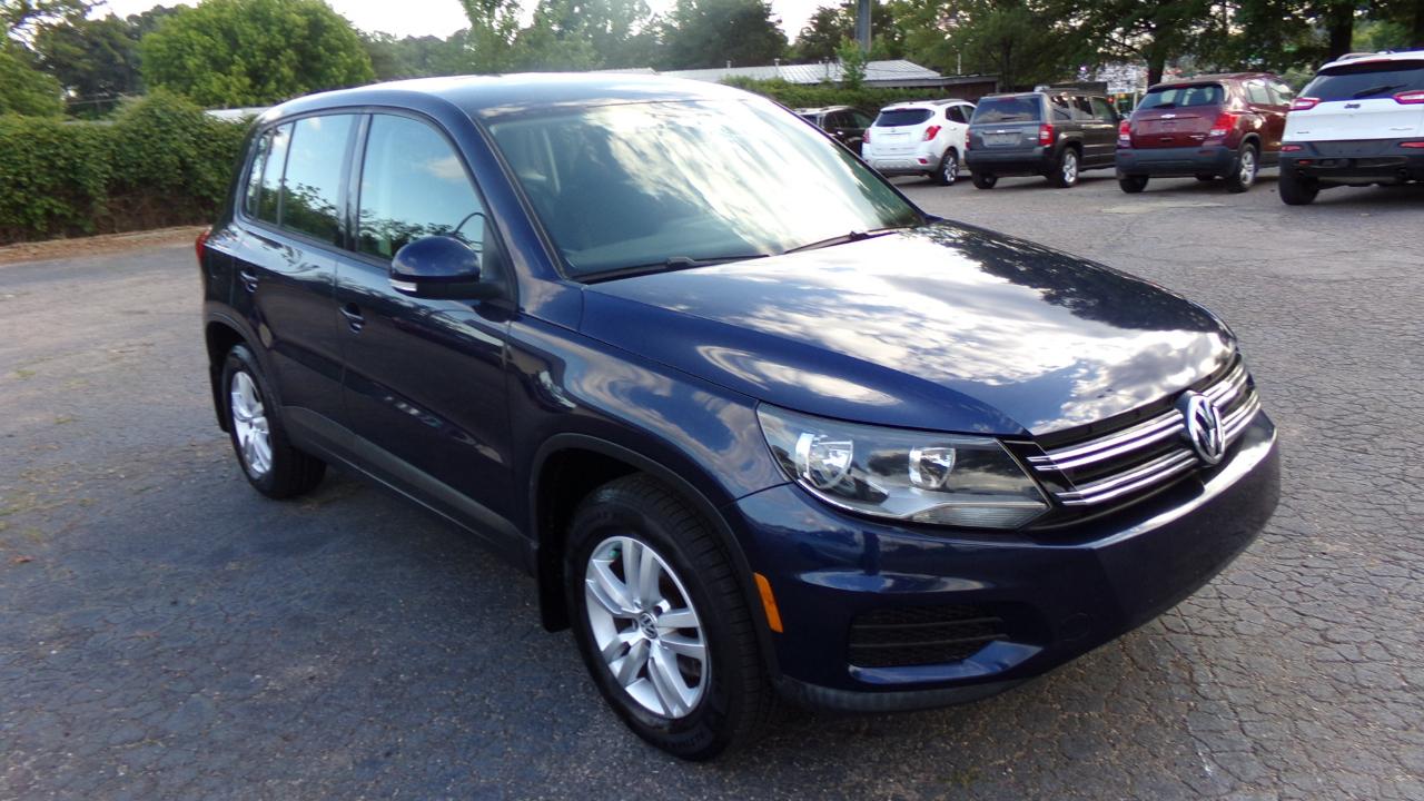 Volkswagen Tiguan 4WD 4dr Auto SE w/Sunroof & Nav 2013
