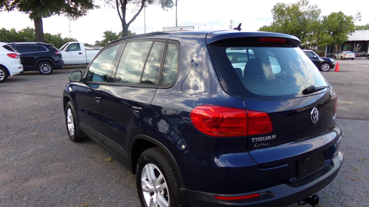 Volkswagen Tiguan 4WD 4dr Auto SE w/Sunroof & Nav 2013