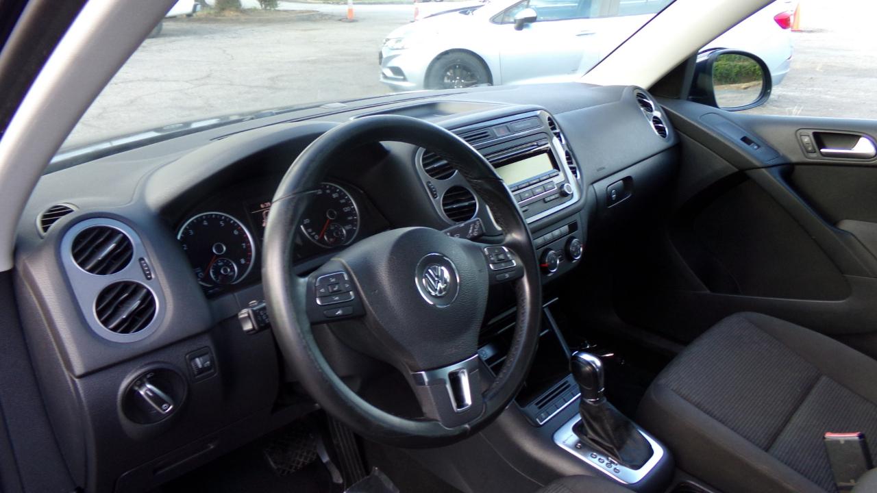 Volkswagen Tiguan 4WD 4dr Auto SE w/Sunroof & Nav 2013