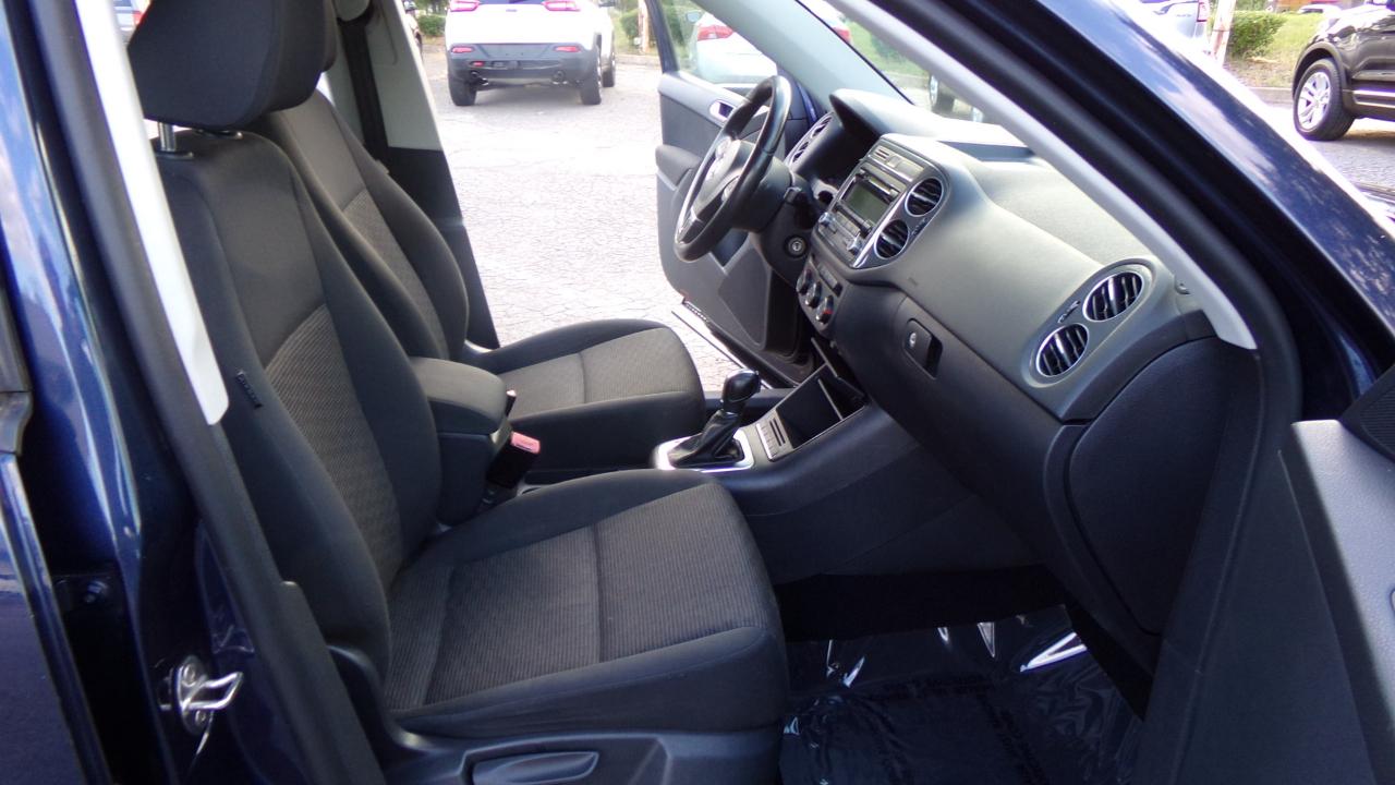 Volkswagen Tiguan 4WD 4dr Auto SE w/Sunroof & Nav 2013