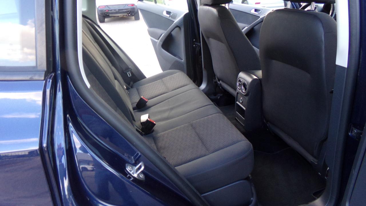 Volkswagen Tiguan 4WD 4dr Auto SE w/Sunroof & Nav 2013