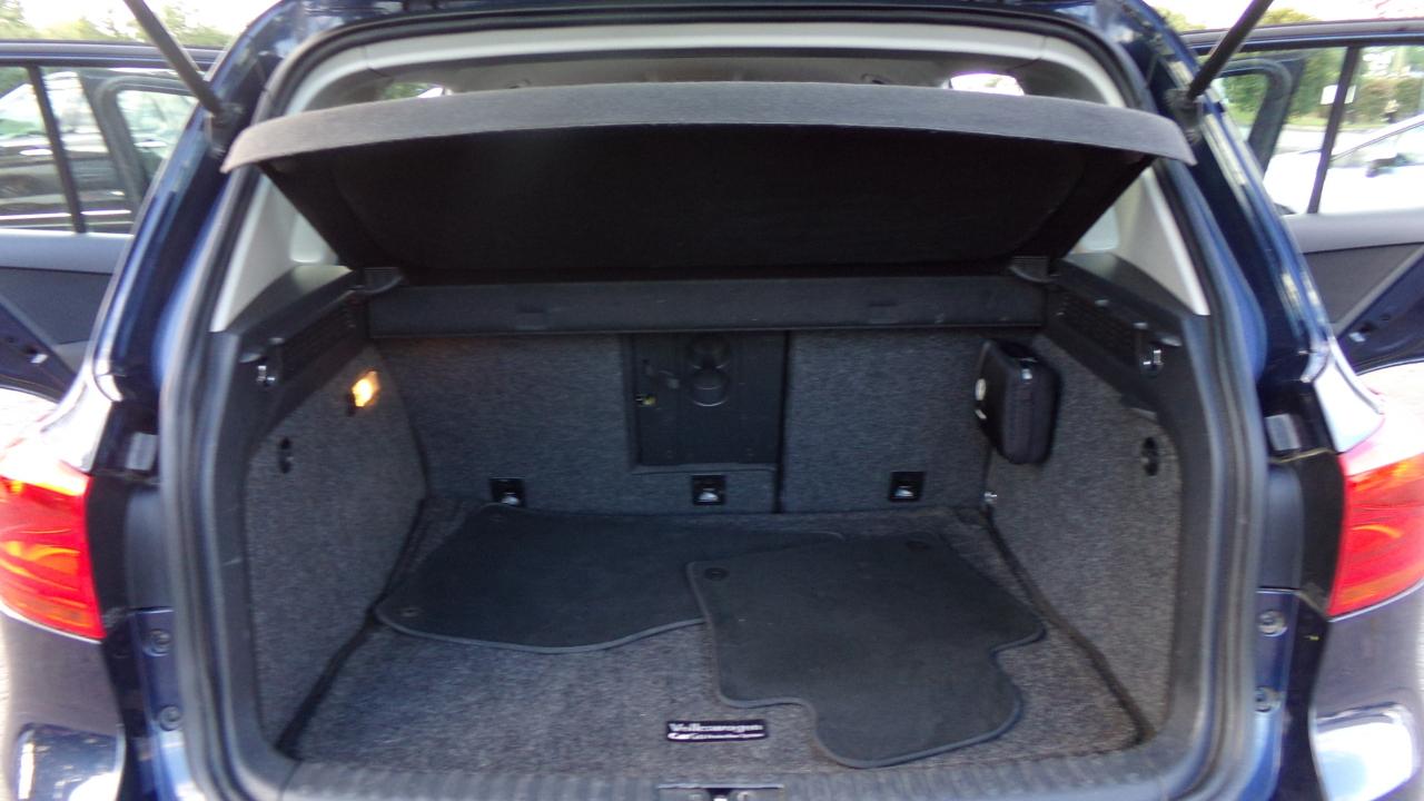 Volkswagen Tiguan 4WD 4dr Auto SE w/Sunroof & Nav 2013