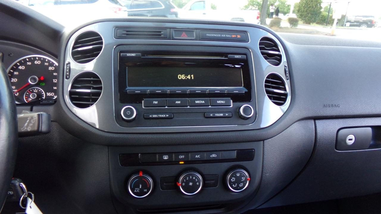 Volkswagen Tiguan 4WD 4dr Auto SE w/Sunroof & Nav 2013
