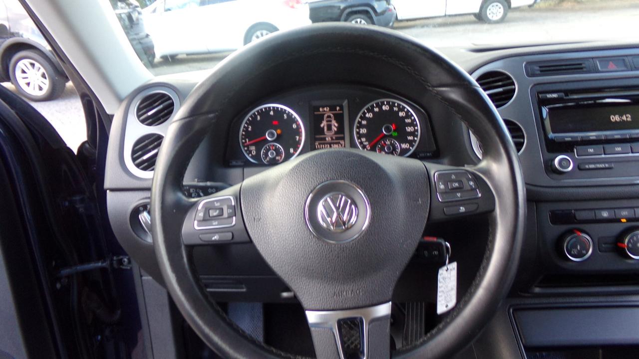 Volkswagen Tiguan 4WD 4dr Auto SE w/Sunroof & Nav 2013