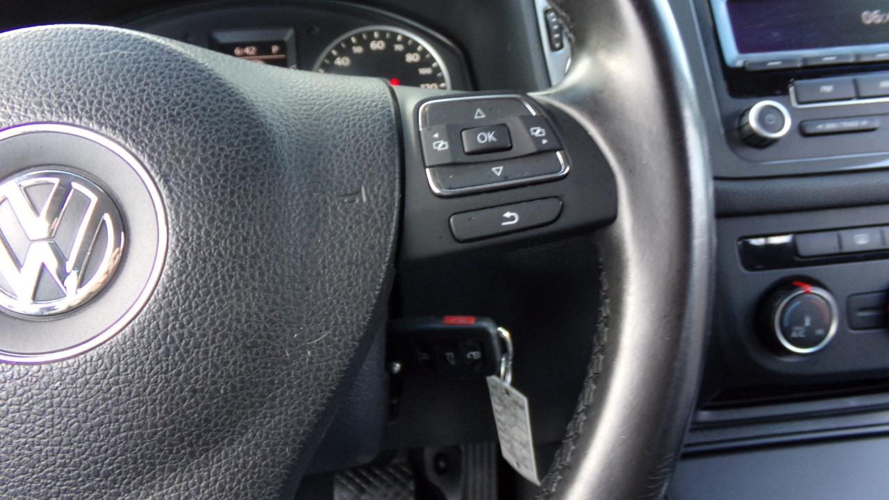 Volkswagen Tiguan 4WD 4dr Auto SE w/Sunroof & Nav 2013
