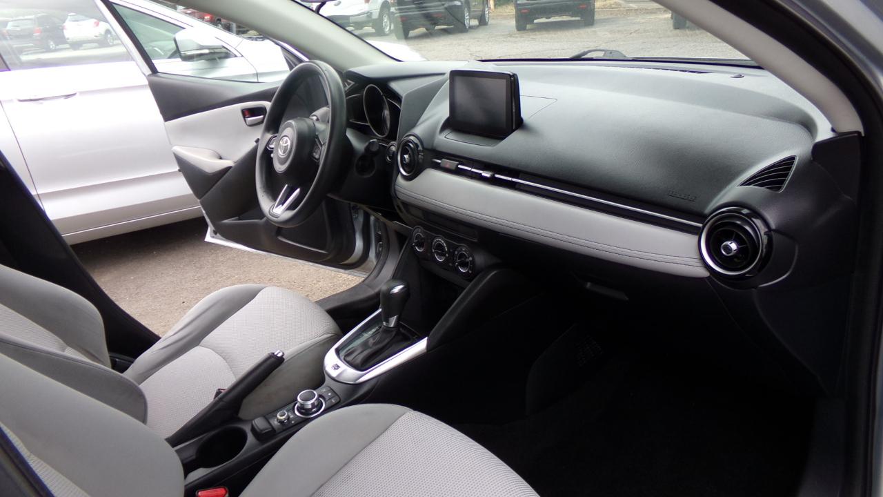 Toyota Yaris Sedan XLE Auto (Natl) 2019