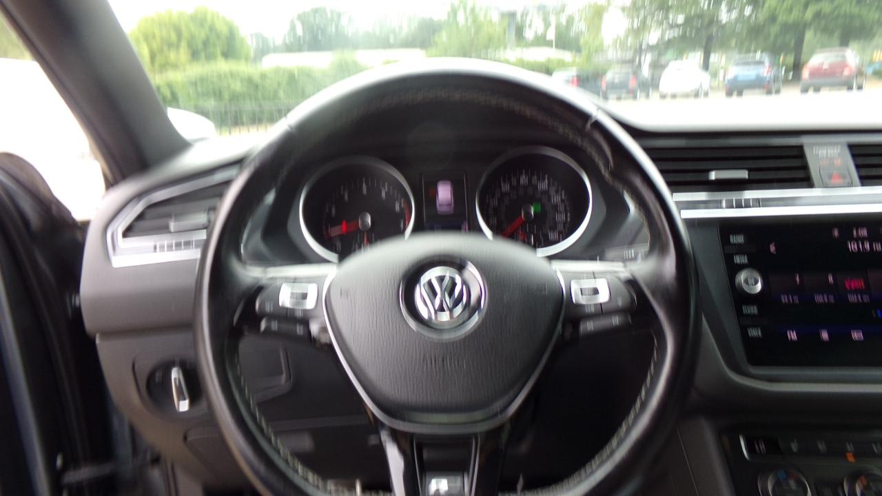 Volkswagen Tiguan 2.0T SE R-Line Black FWD 2020
