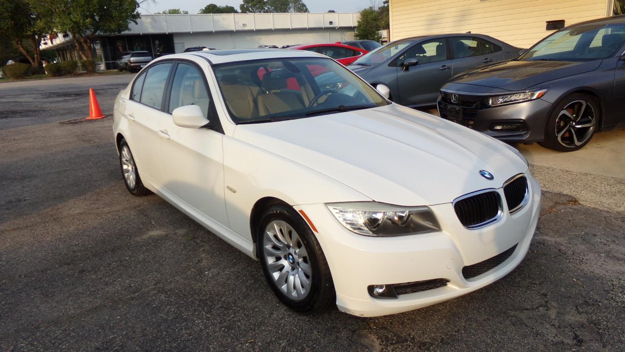 BMW 3 Series 4dr Sdn 328i RWD 2009