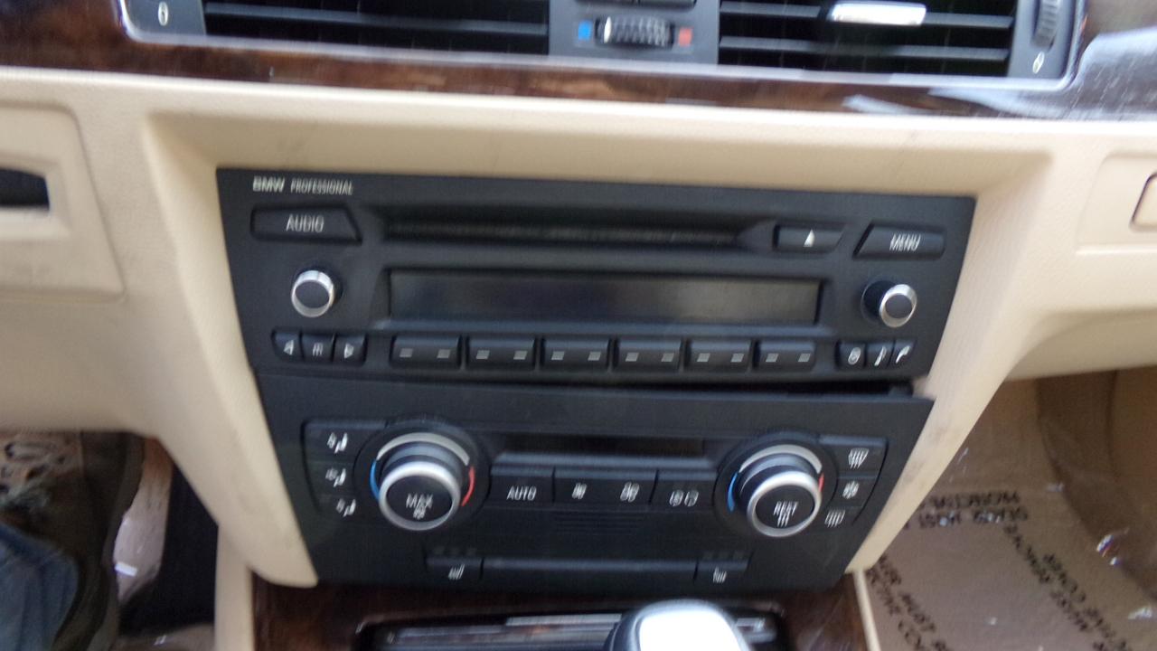 BMW 3 Series 4dr Sdn 328i RWD 2009