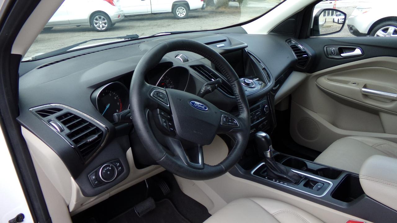 Ford Escape Titanium FWD 2017