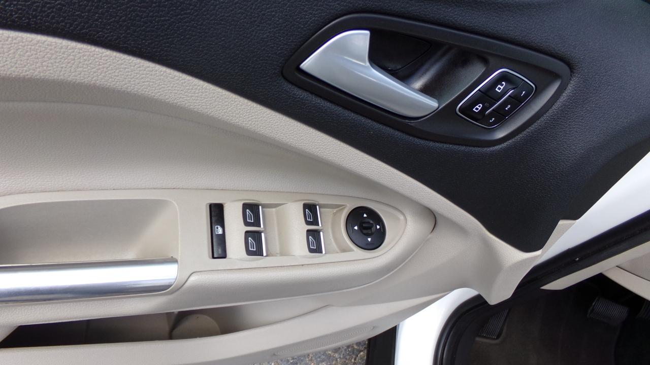 Ford Escape Titanium FWD 2017
