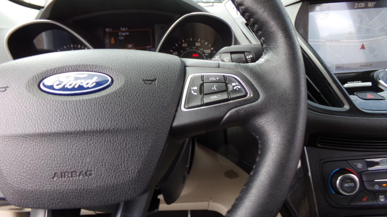 Ford Escape Titanium FWD 2017