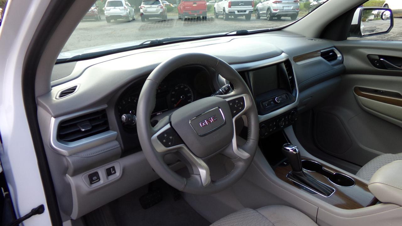 GMC Acadia FWD 4dr SLE w/SLE-1 2017