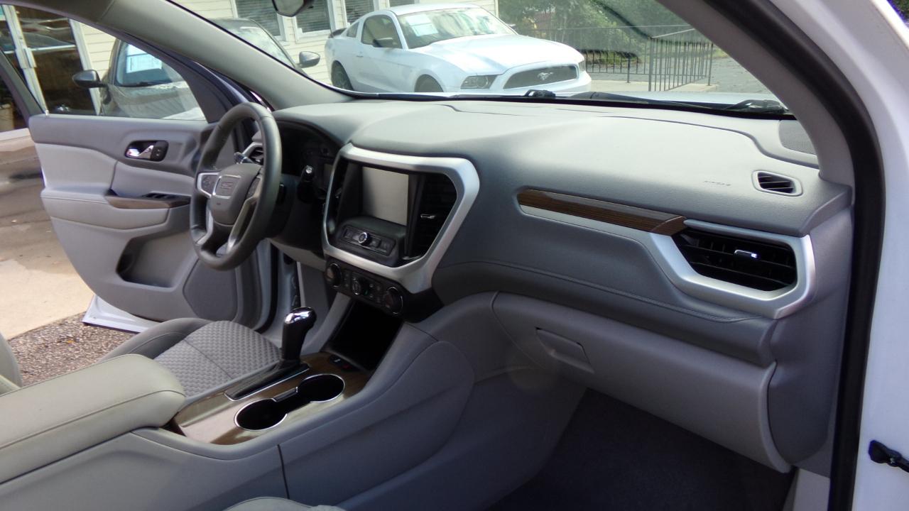 GMC Acadia FWD 4dr SLE w/SLE-1 2017