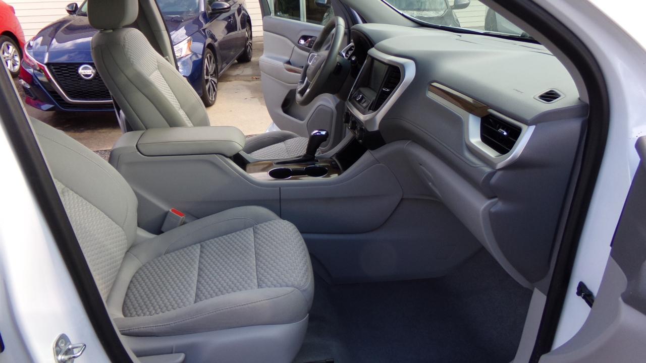 GMC Acadia FWD 4dr SLE w/SLE-1 2017