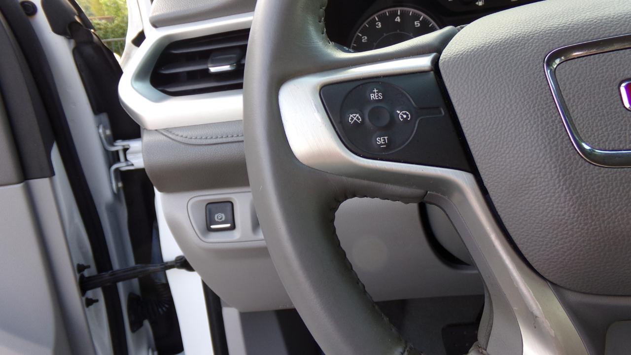 GMC Acadia FWD 4dr SLE w/SLE-1 2017