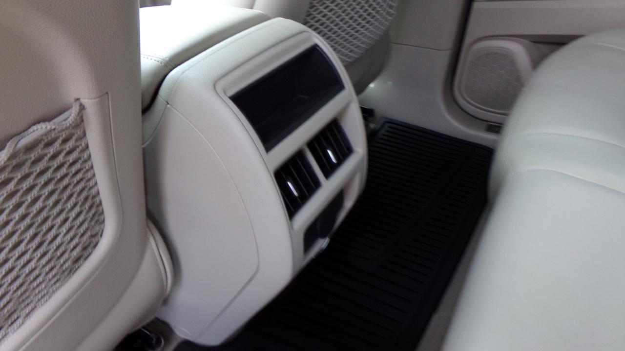 Cadillac SRX AWD 4dr Luxury Collection 2011