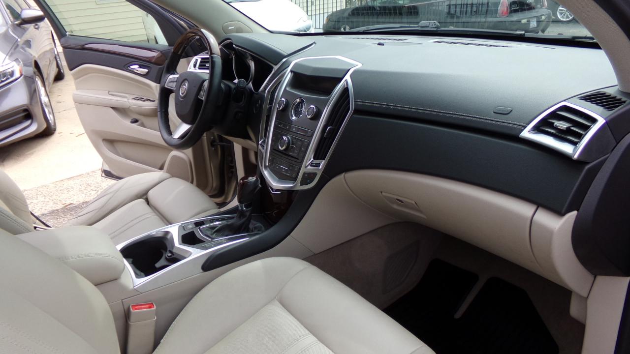 Cadillac SRX AWD 4dr Luxury Collection 2011