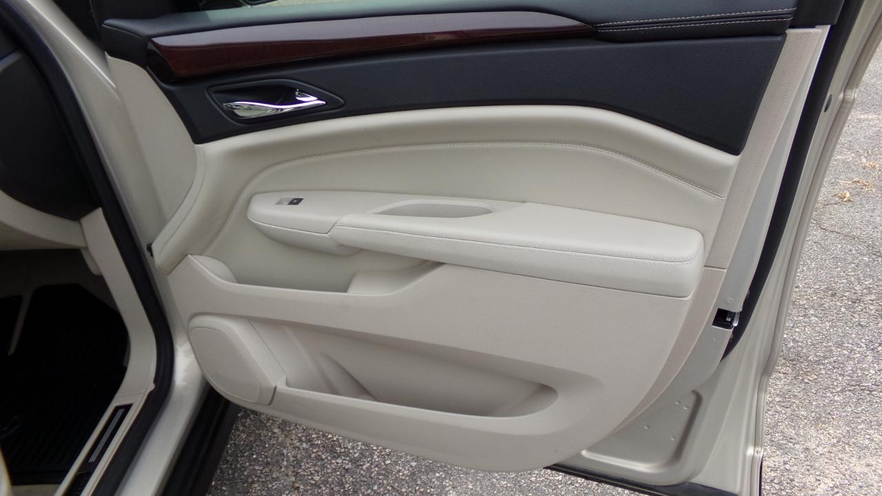 Cadillac SRX AWD 4dr Luxury Collection 2011