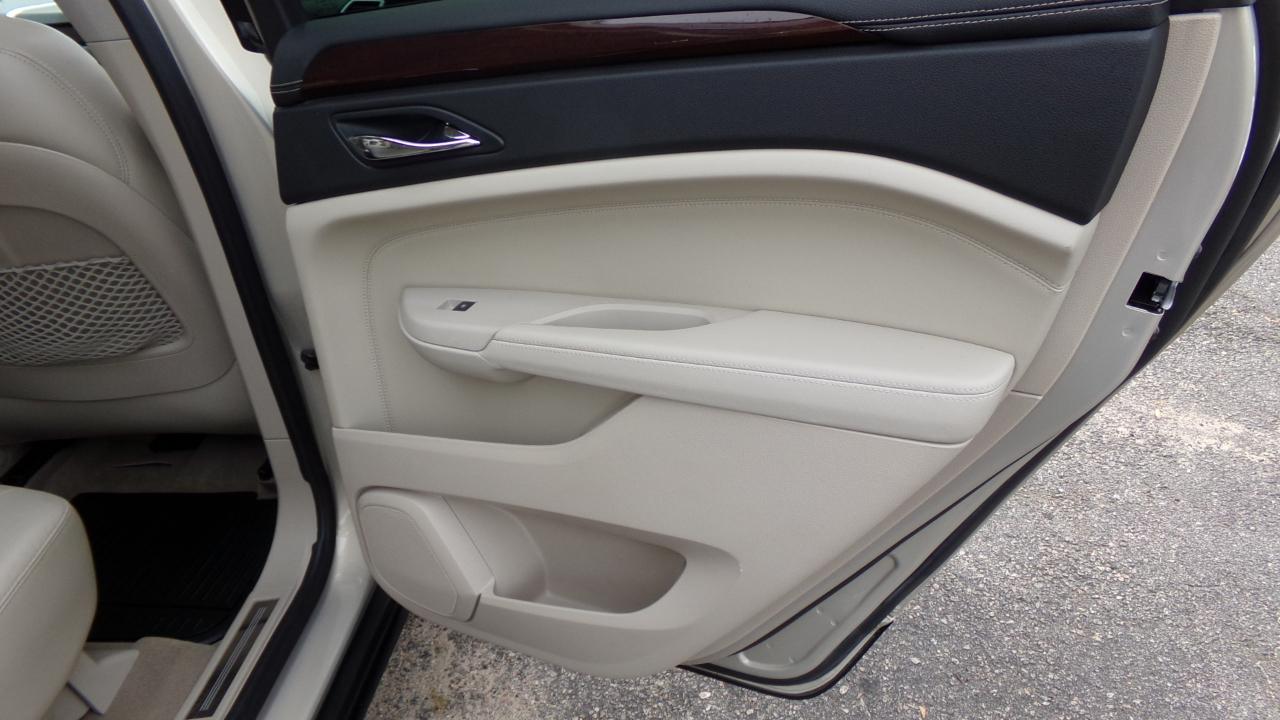Cadillac SRX AWD 4dr Luxury Collection 2011