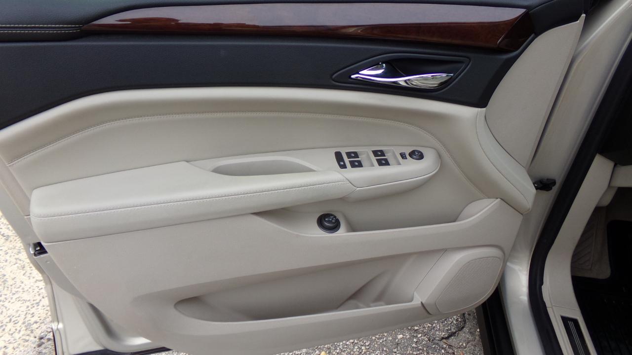 Cadillac SRX AWD 4dr Luxury Collection 2011