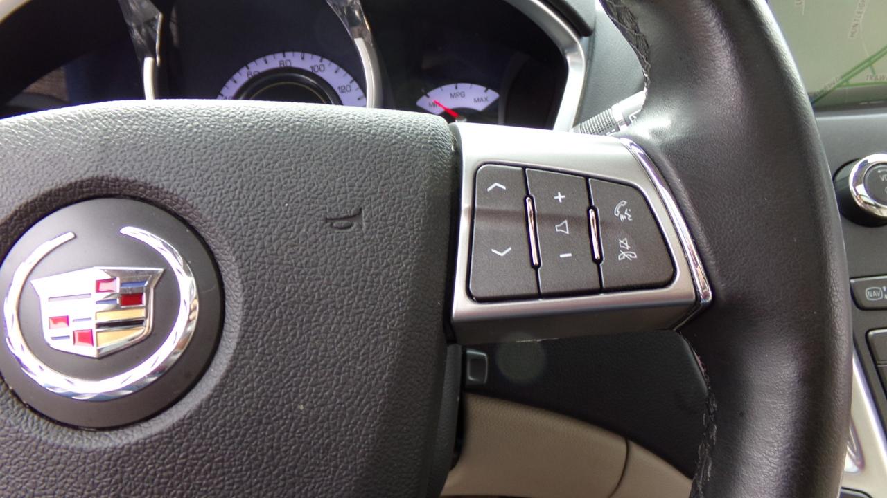 Cadillac SRX AWD 4dr Luxury Collection 2011