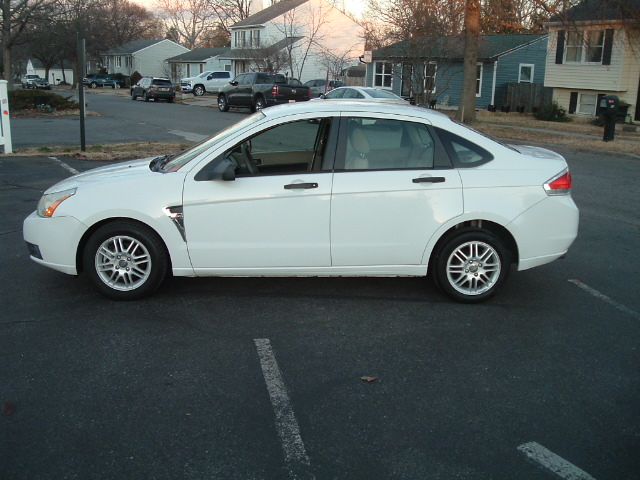 Ford Focus SE Sedan 2008