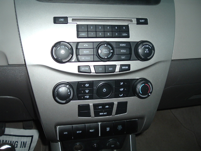 Ford Focus SE Sedan 2008