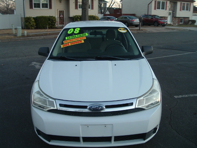 Ford Focus SE Sedan 2008