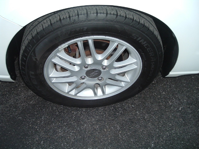 Ford Focus SE Sedan 2008