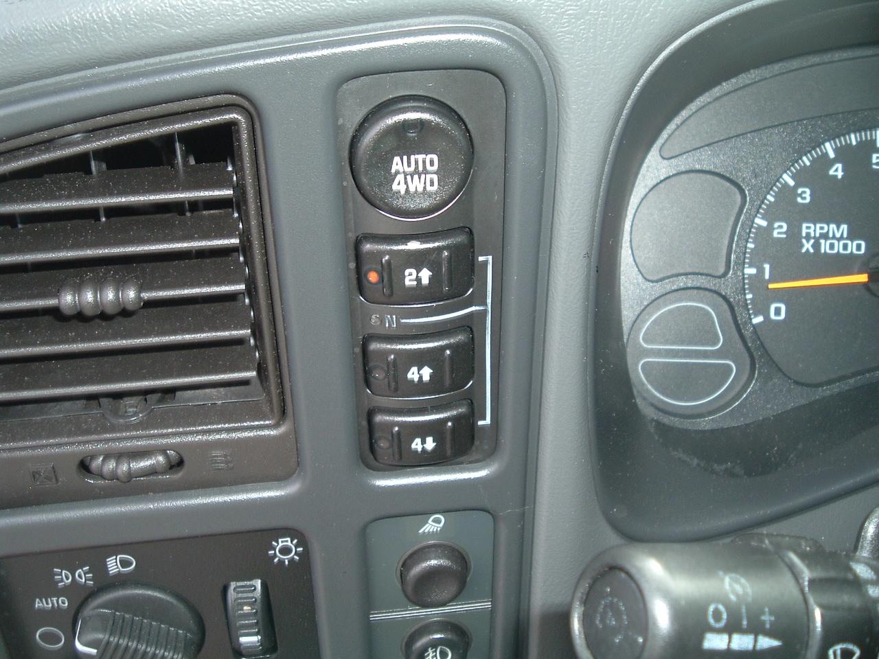 Chevrolet Silverado 1500 LT Ext. Cab 4-Door Short Bed 4WD 2004