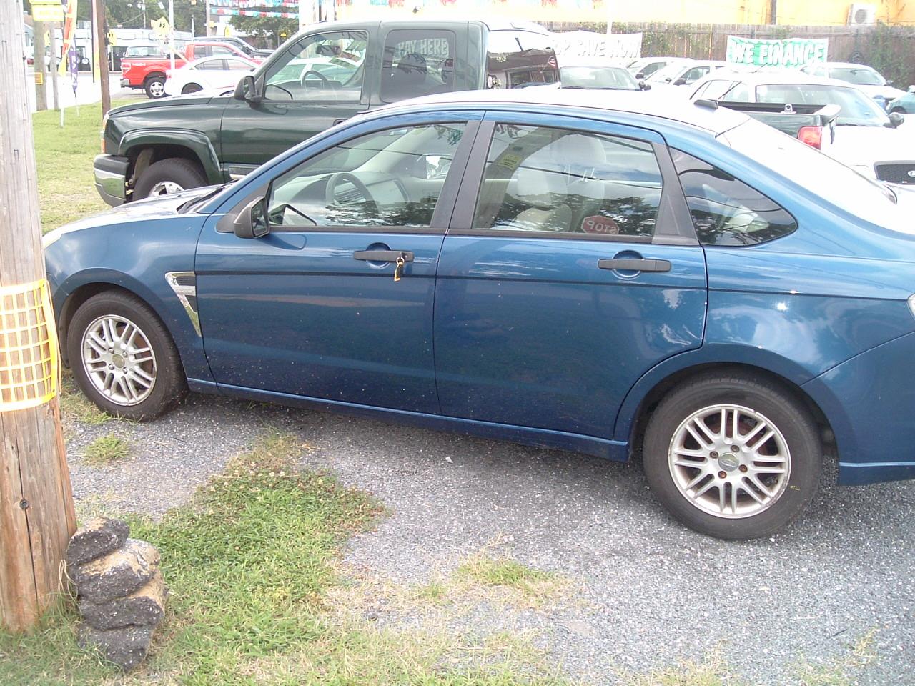 Ford Focus SE Sedan 2008