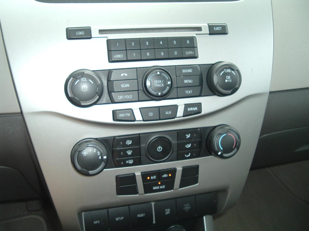 Ford Focus SE Sedan 2008