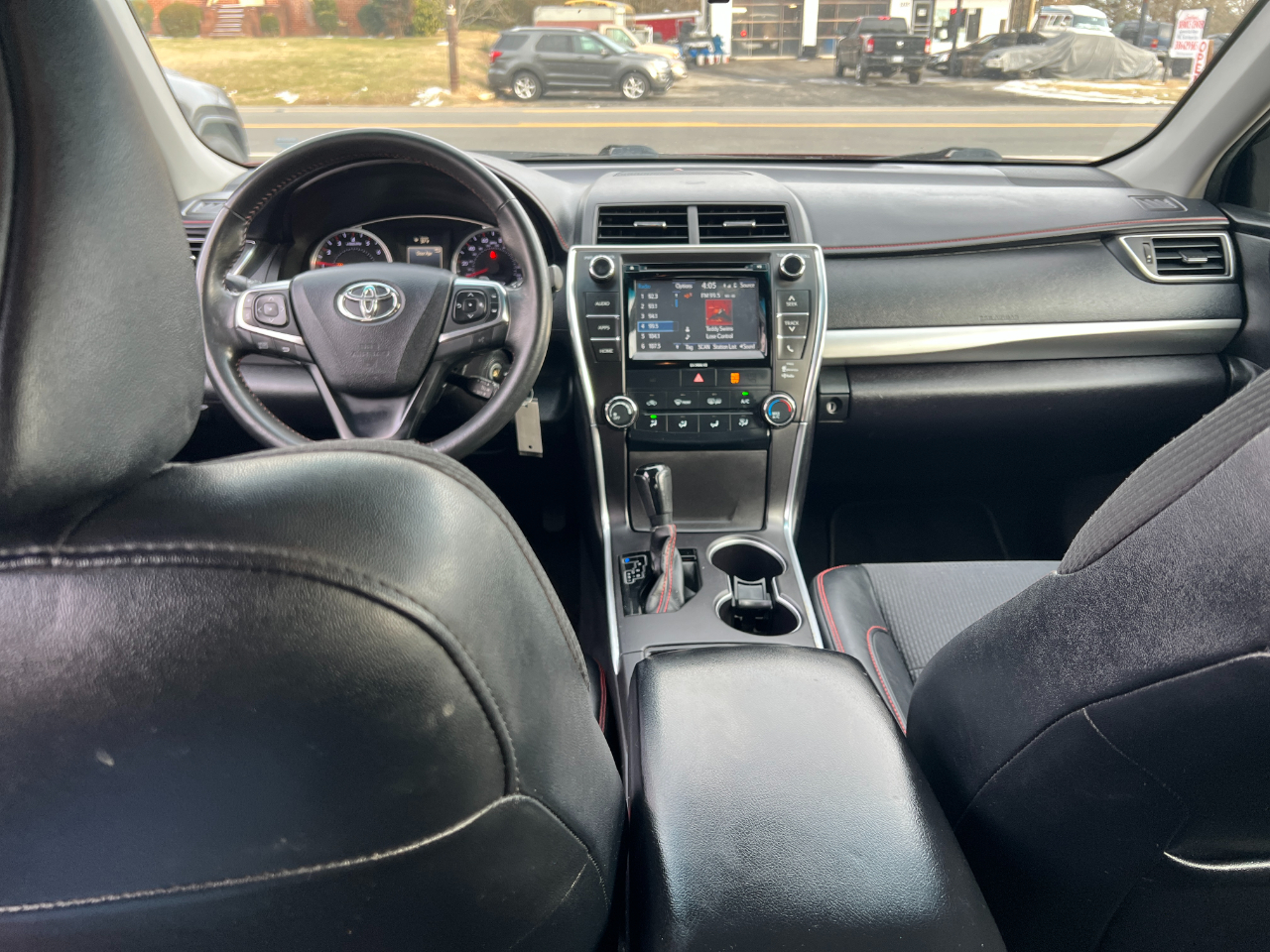 Toyota Camry SE 2017