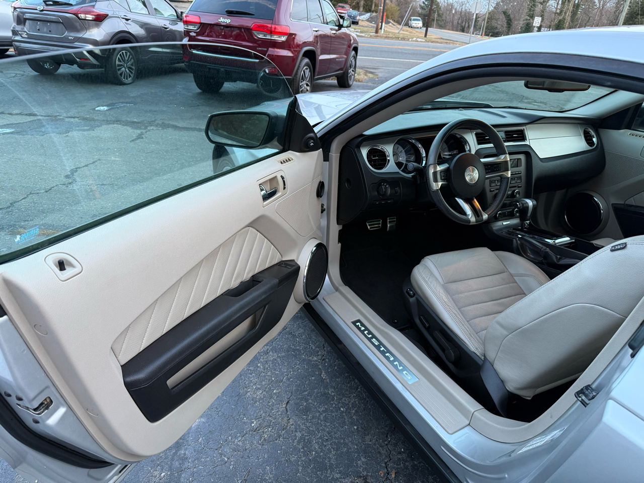 Ford Mustang V6 Coupe 2010