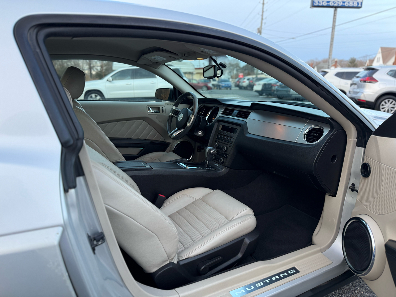 Ford Mustang V6 Coupe 2010