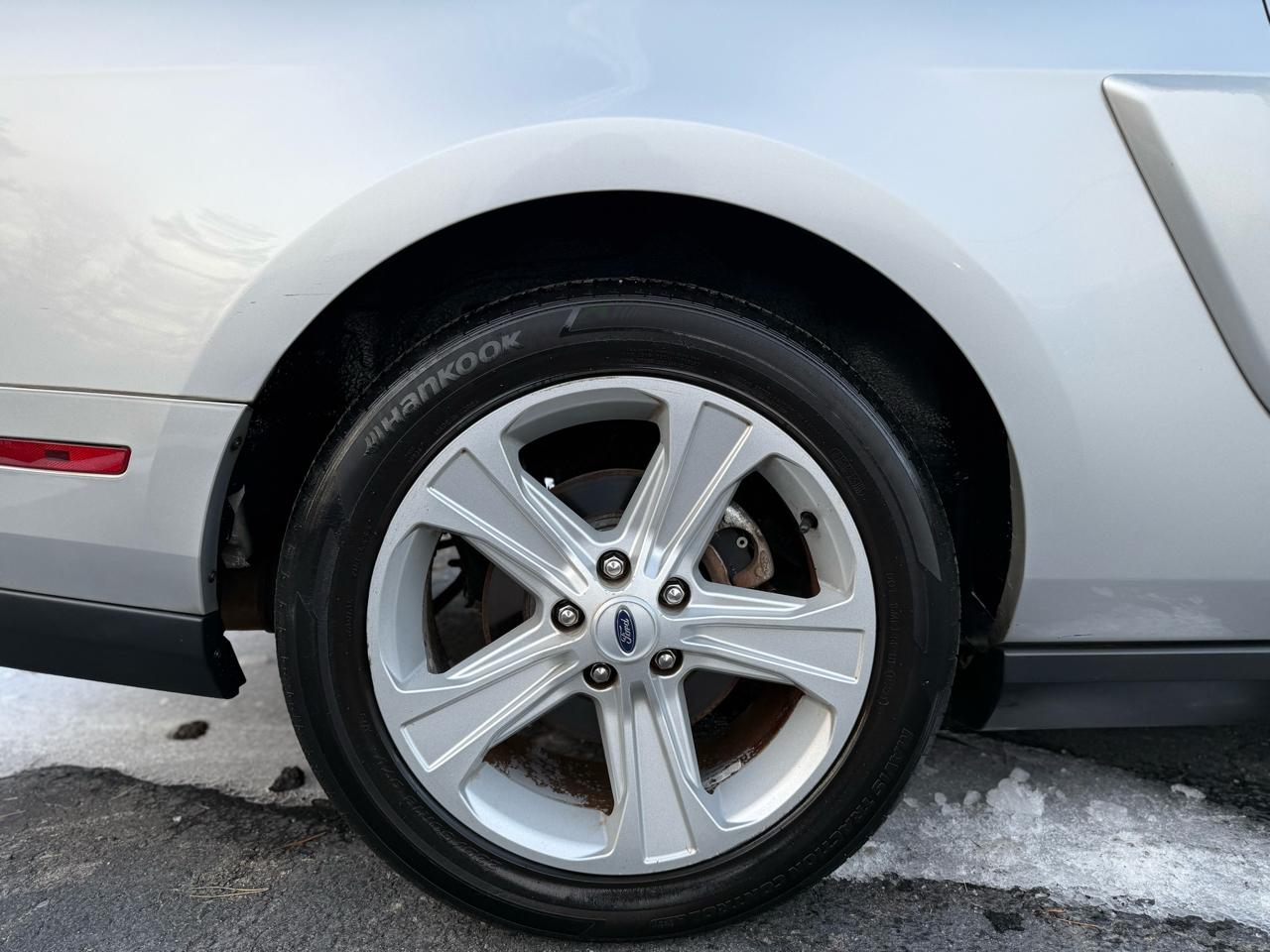 Ford Mustang V6 Coupe 2010