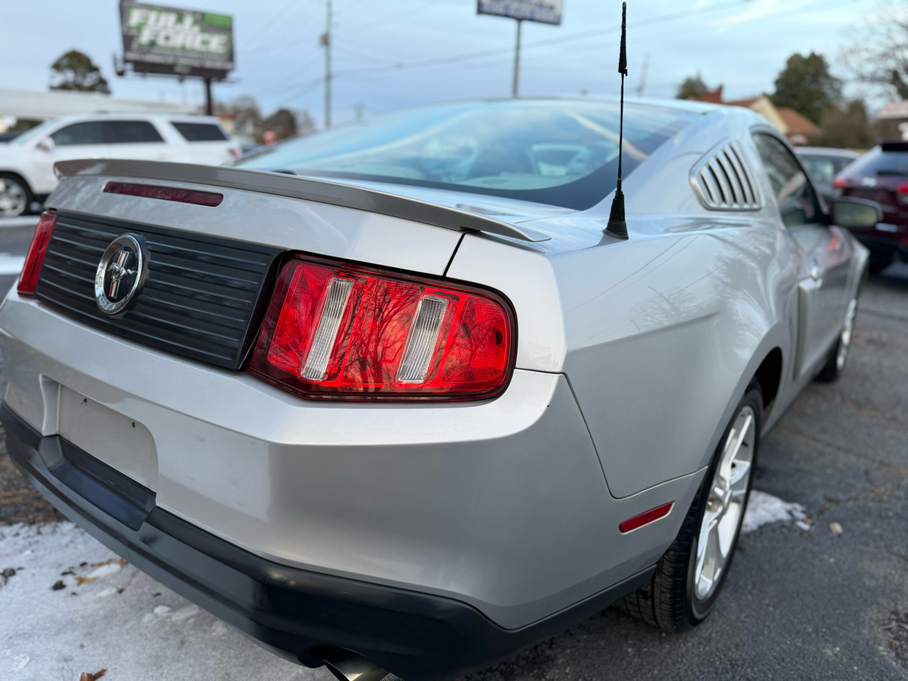 Ford Mustang V6 Coupe 2010