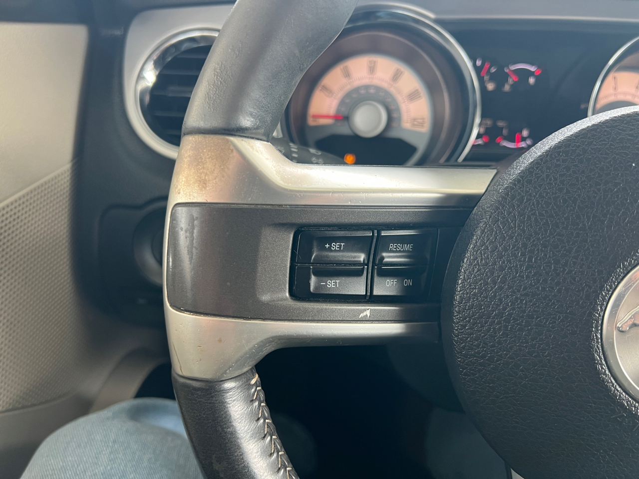 Ford Mustang V6 Coupe 2010