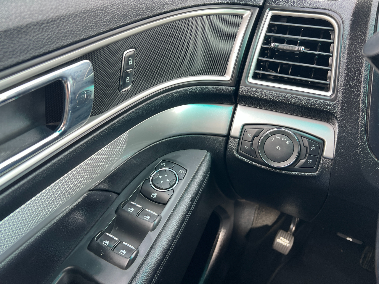 Ford Explorer XLT 4WD 2016