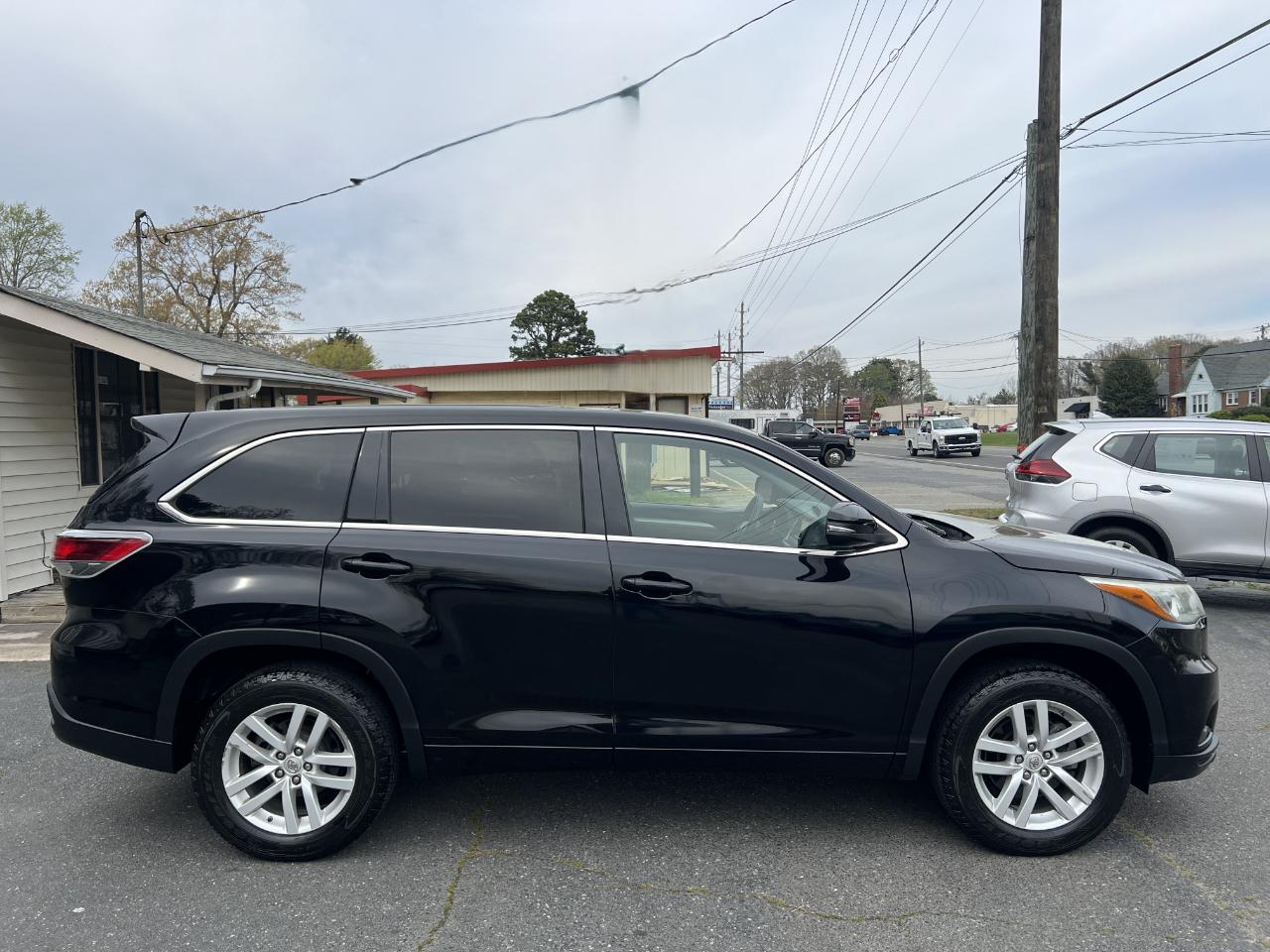 Toyota Highlander LE FWD I4 2015