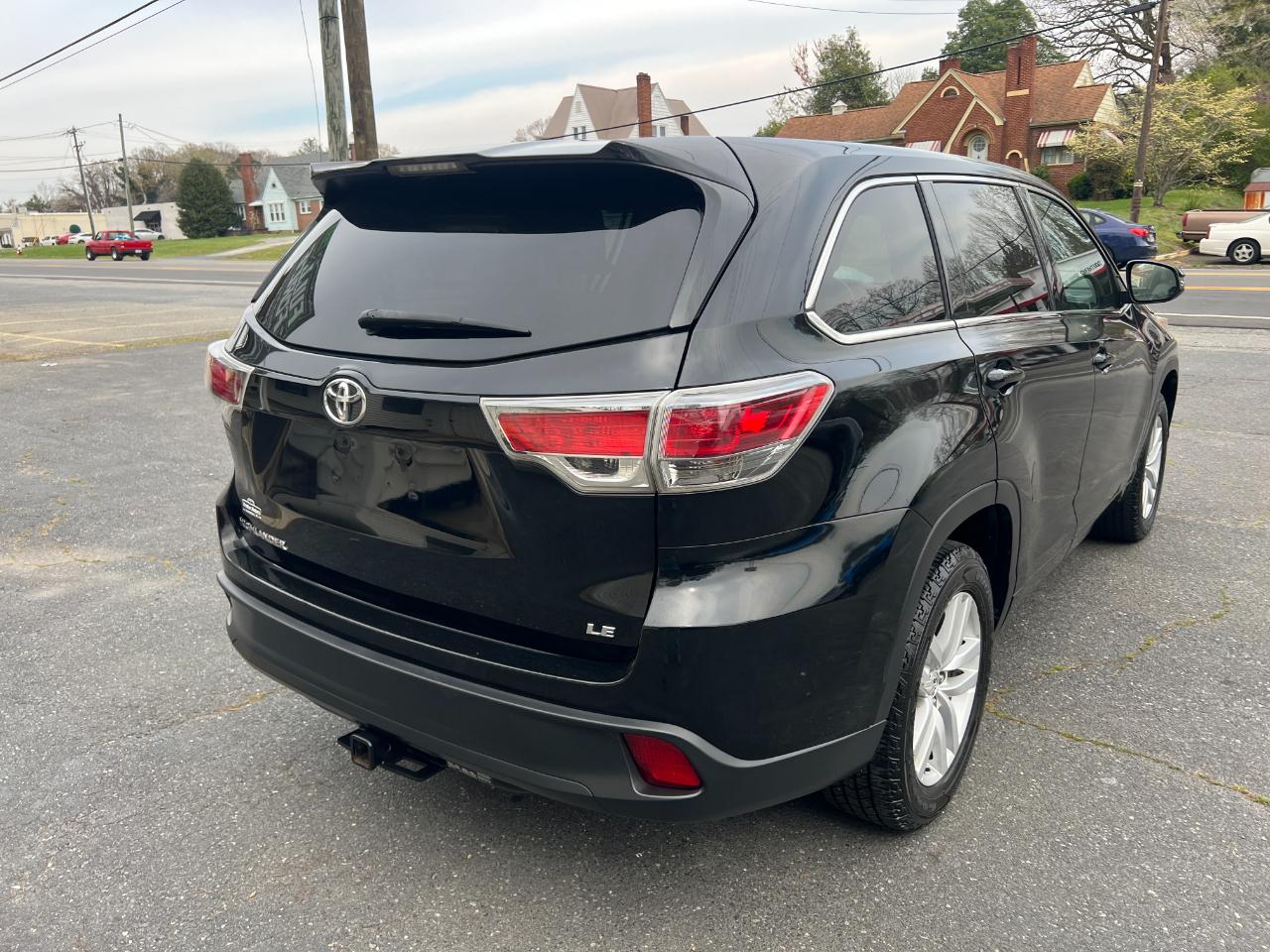 Toyota Highlander LE FWD I4 2015