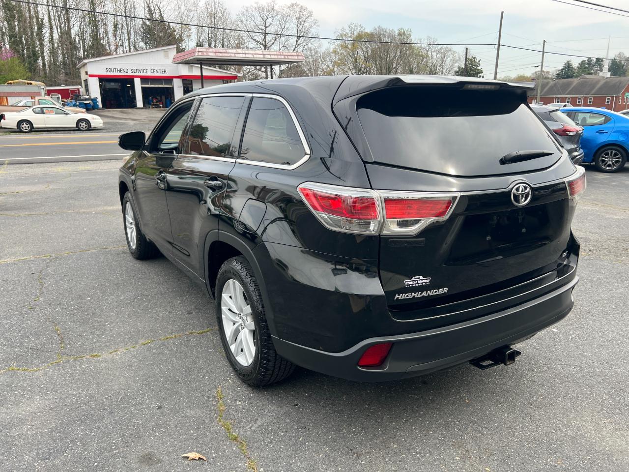 Toyota Highlander LE FWD I4 2015