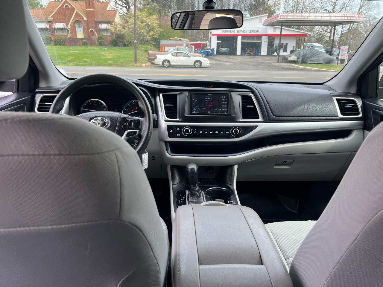 Toyota Highlander LE FWD I4 2015