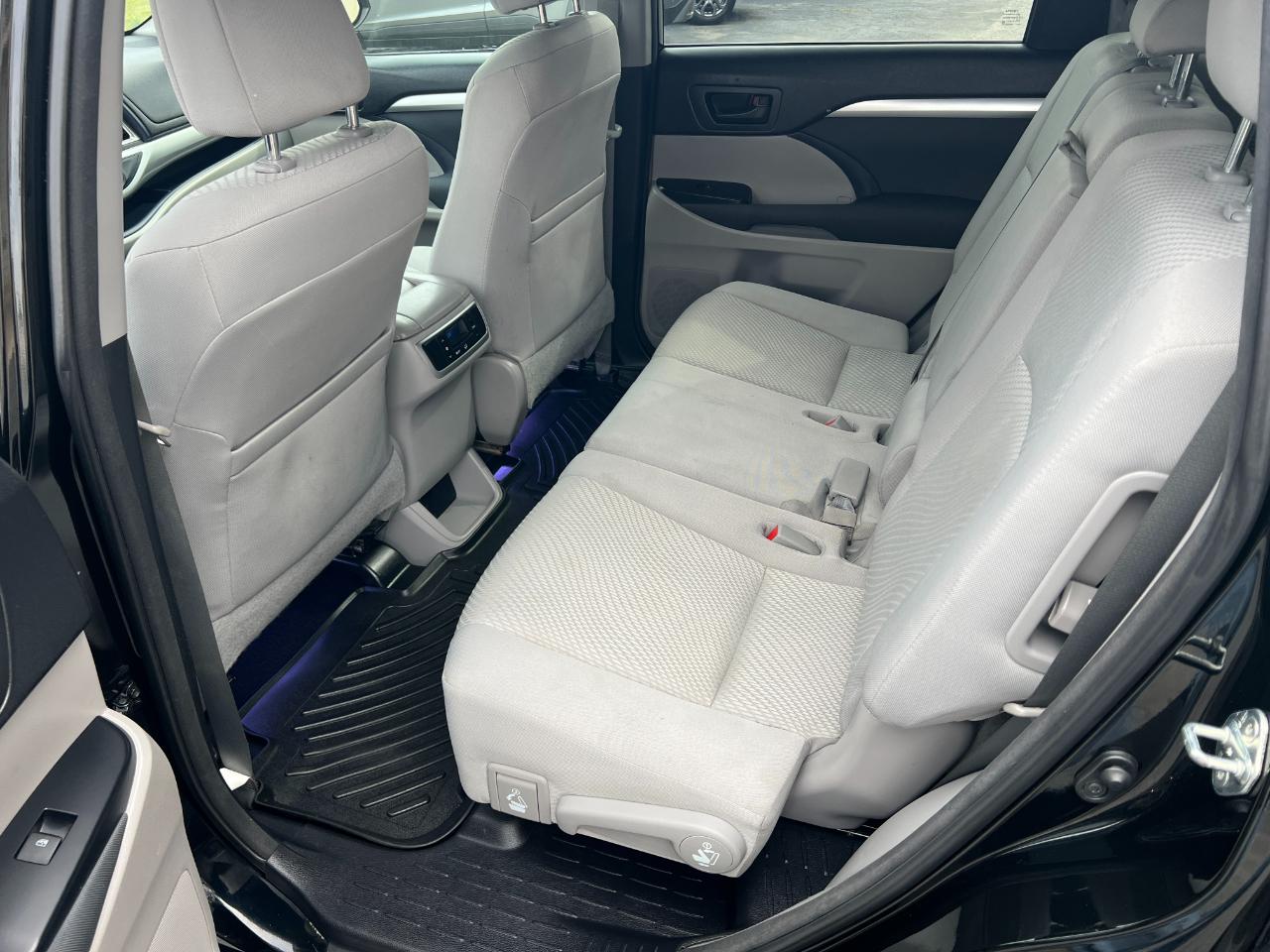 Toyota Highlander LE FWD I4 2015