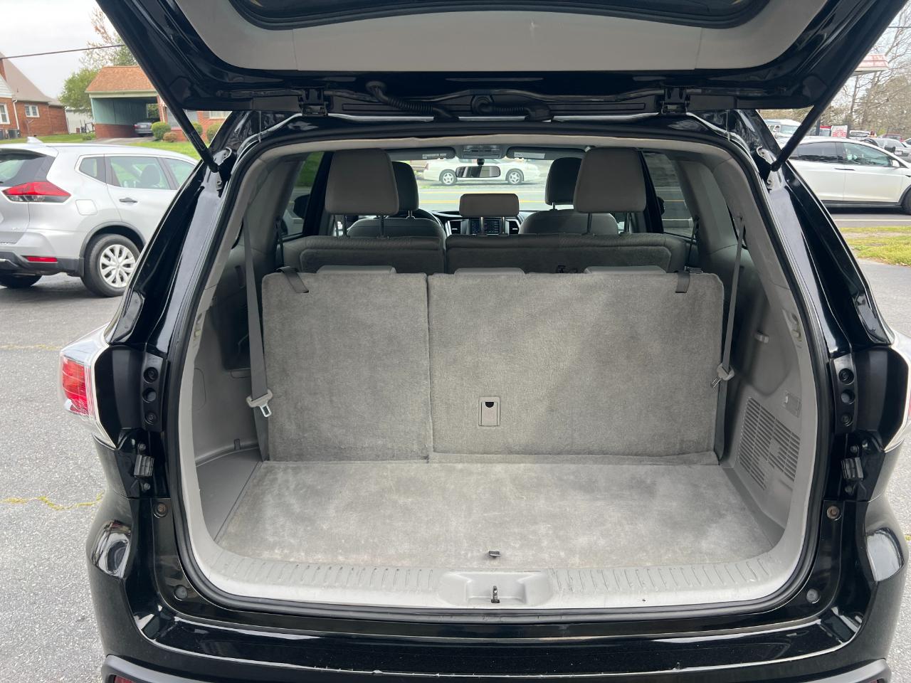 Toyota Highlander LE FWD I4 2015