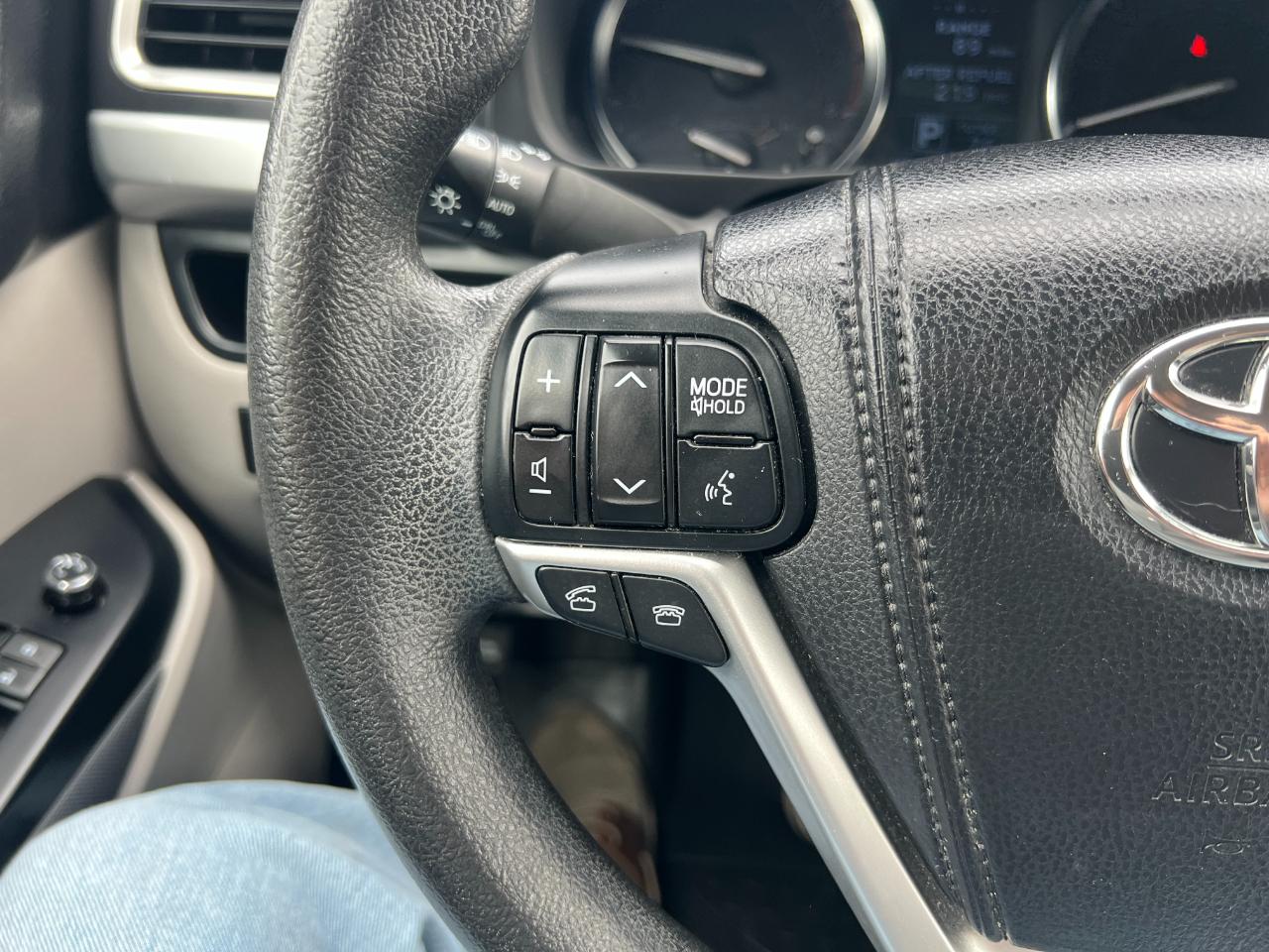 Toyota Highlander LE FWD I4 2015