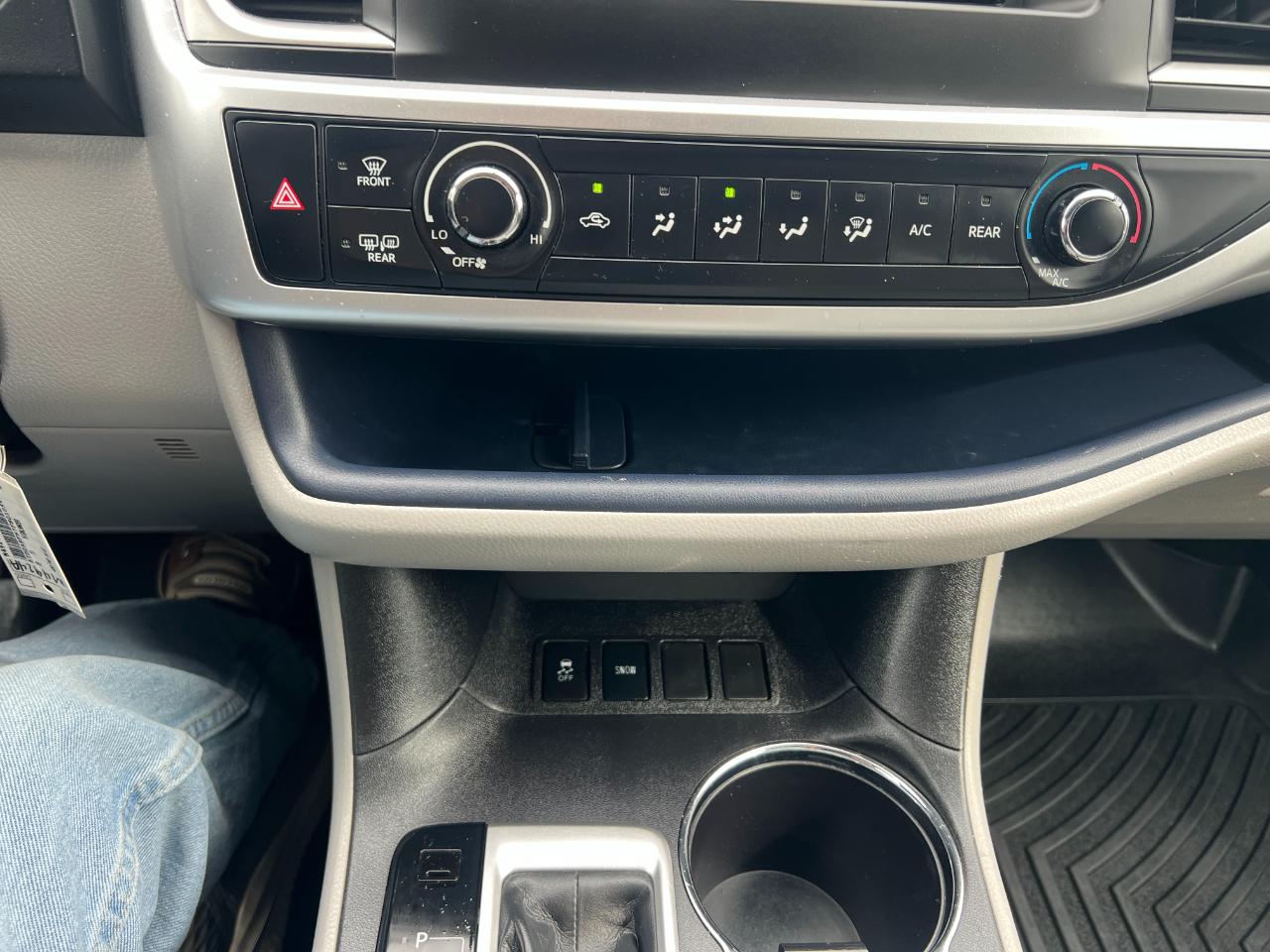 Toyota Highlander LE FWD I4 2015